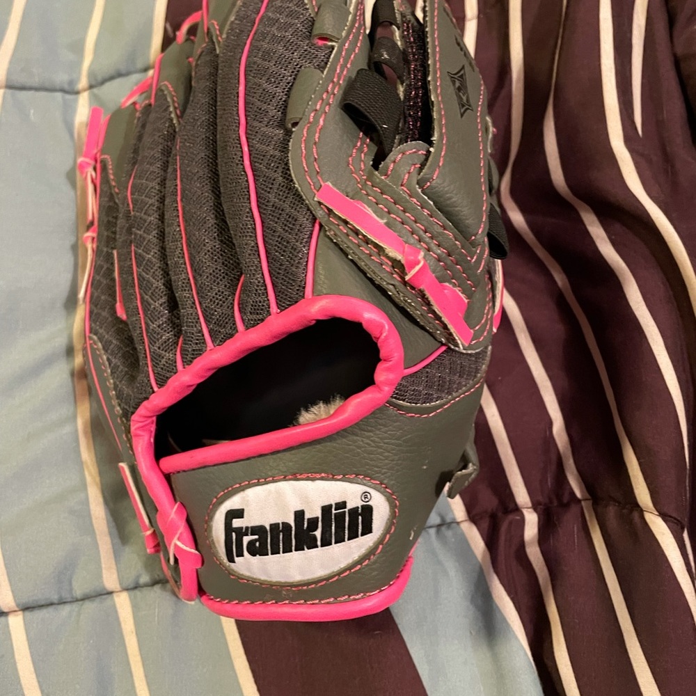 Youth girls Franklin softball glove for right handed player